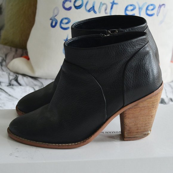 Joe Fresh 100% Leather Ankle‎ Boots - Picture 2 of 7